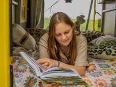 Origineel overnachten in een voormalig spijkstaal wagentje Origineel overnachten in een voormalig spijkstaal wagentje