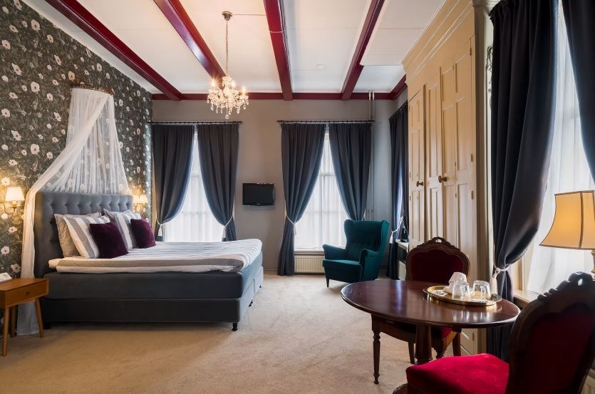 Unieke kamer in een 17e-eeuws rechthuis in Friesland