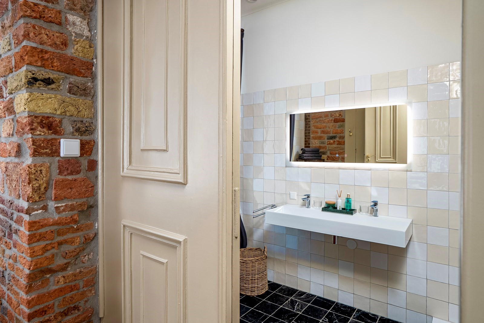 Unieke kamer in een 17e-eeuws rechthuis in Friesland