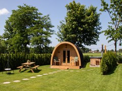 Romantisch overnachten op het Brabantse platteland, met houtgestookte hottub Romantisch overnachten op het Brabantse platteland, met houtgestookte hottub