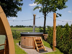 Romantisch overnachten op het Brabantse platteland, met houtgestookte hottub Romantisch overnachten op het Brabantse platteland, met houtgestookte hottub