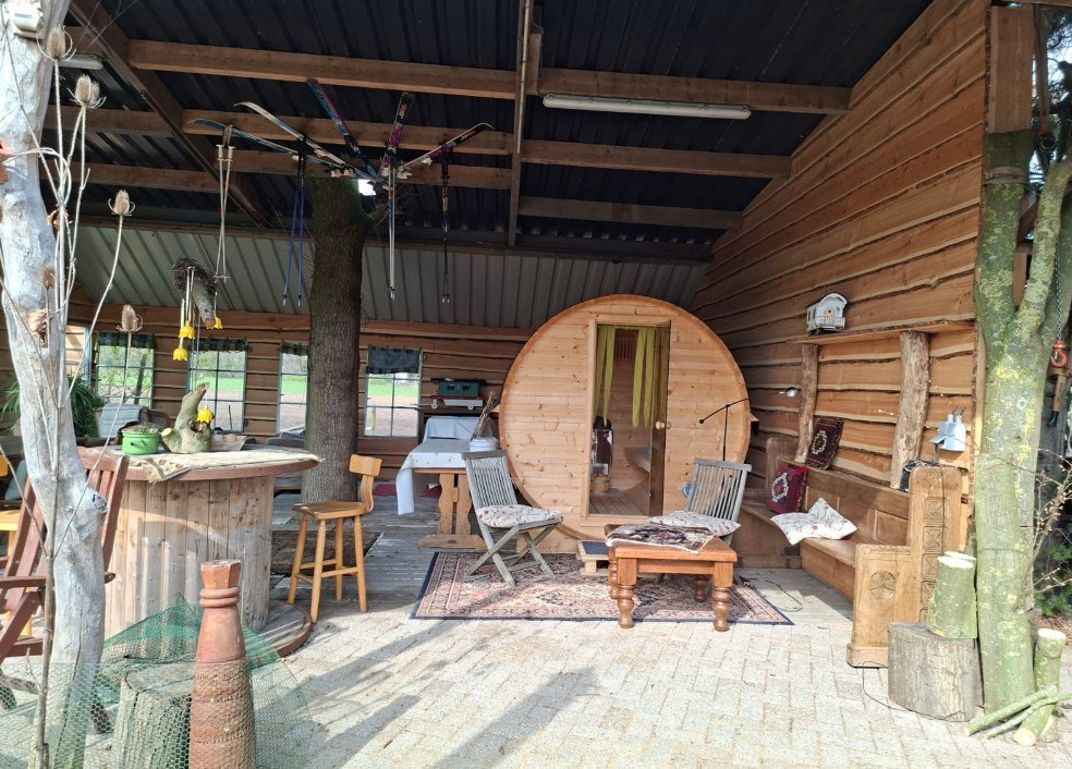 Sfeervolle pipowagen op een prachtig plekje achter de boerderij