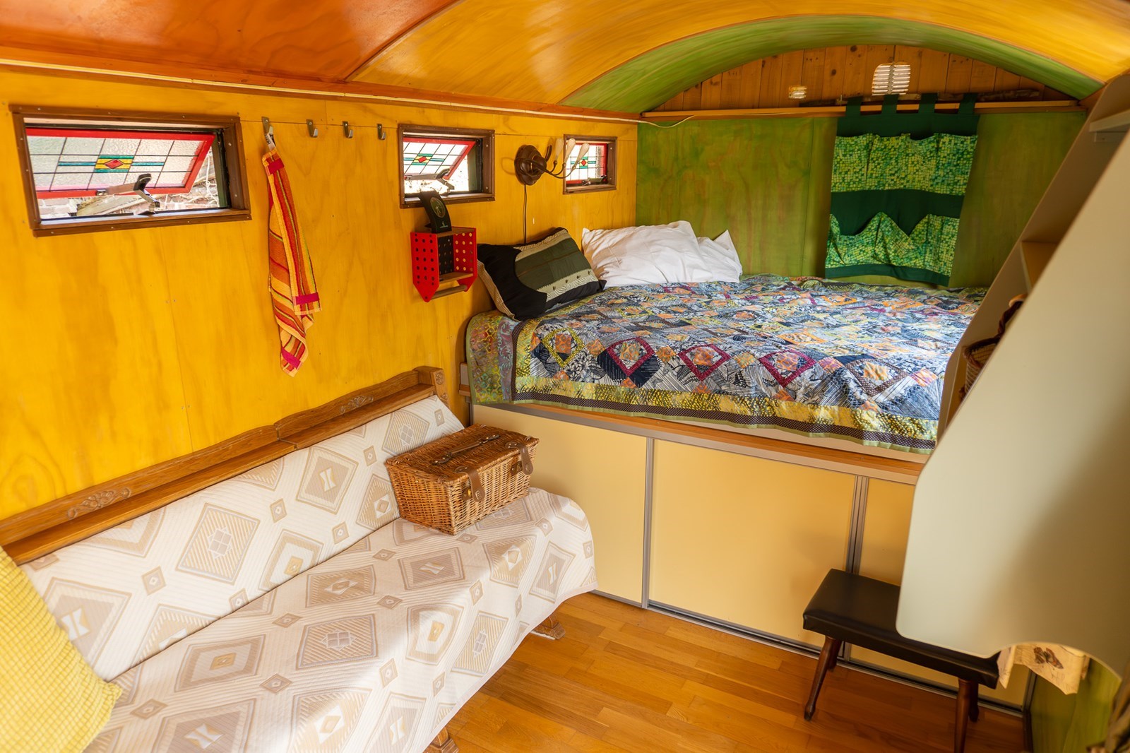 Sfeervolle pipowagen op een prachtig plekje achter de boerderij