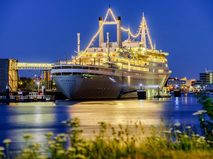 Overnachten op het oude vlaggenschip van de Holland Amerika Lijn in Rotterdam Overnachten op het oude vlaggenschip van de Holland Amerika Lijn in Rotterdam