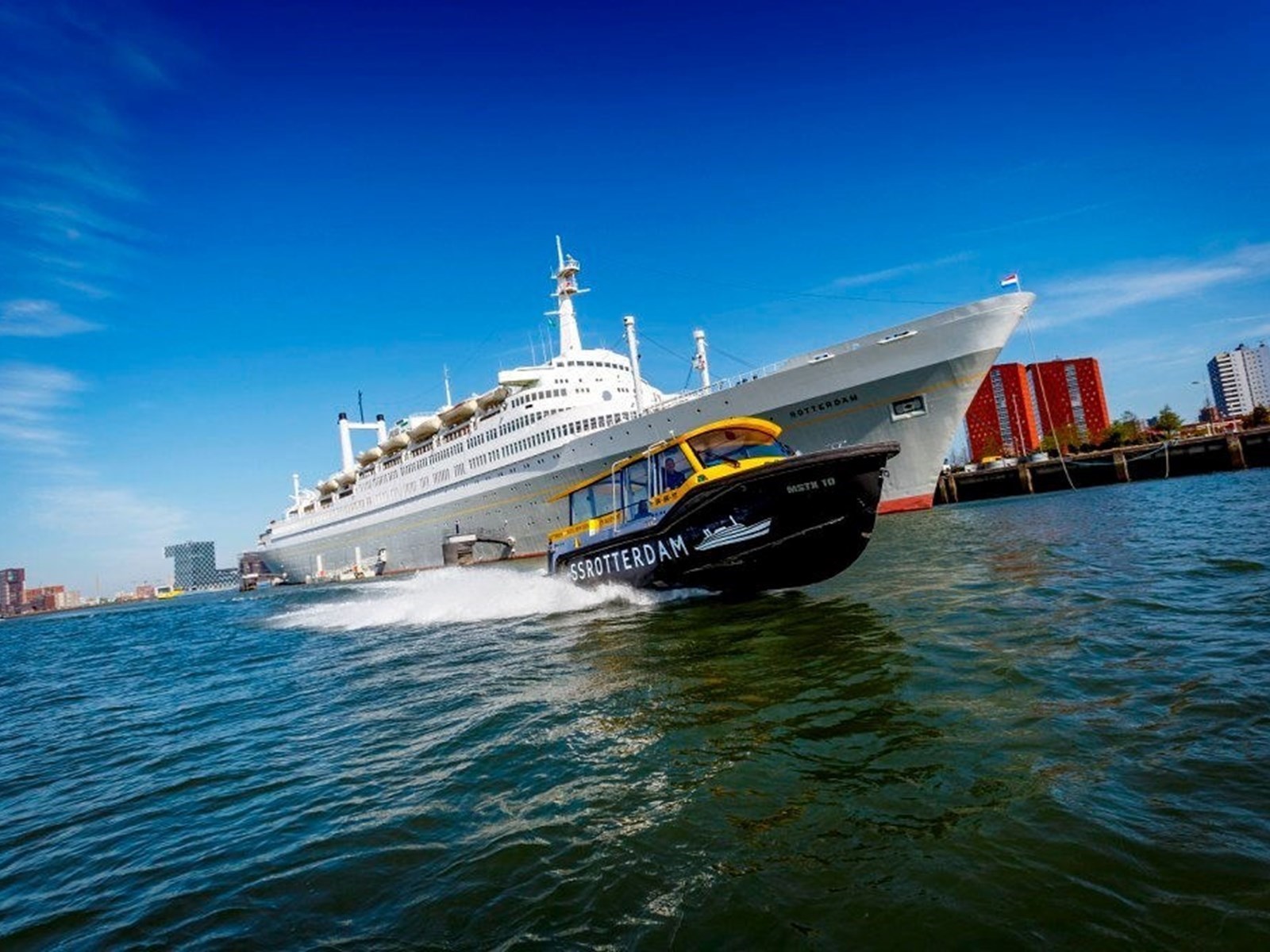 Overnachten op het oude vlaggenschip van de Holland Amerika Lijn in Rotterdam