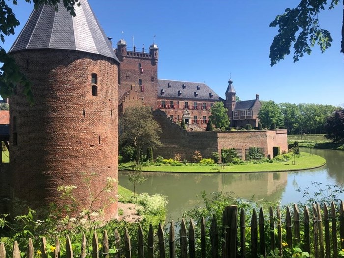 Overnachten in een eeuwenoude verdedigingstoren van een écht middeleeuws kasteel Overnachten in een eeuwenoude verdedigingstoren van een écht middeleeuws kasteel
