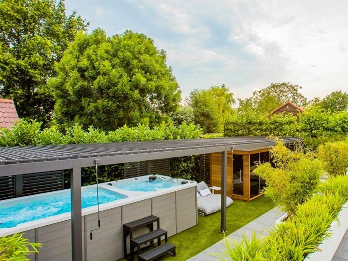 Super-de-luxe privé wellness met zwemspa, bubbelbad en panorama buitensauna Super-de-luxe privé wellness met zwemspa, bubbelbad en panorama buitensauna