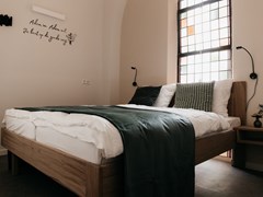 Hemels overnachten in een voormalige katholieke kerk Hemels overnachten in een voormalige katholieke kerk