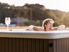 Unieke B&B met GAME-room en massagebad (van Silverspa!) Unieke B&B met GAME-room en massagebad (van Silverspa!)