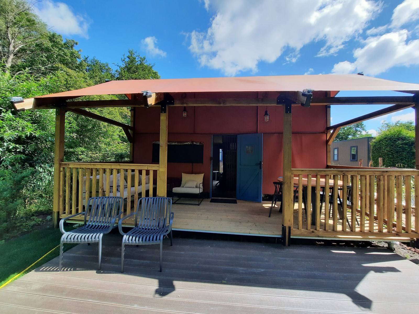 Luxe Glamping lodge met uitzicht over het meer