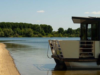 Zelf varen zonder vaarbewijs op deze houseboat Zelf varen zonder vaarbewijs op deze houseboat
