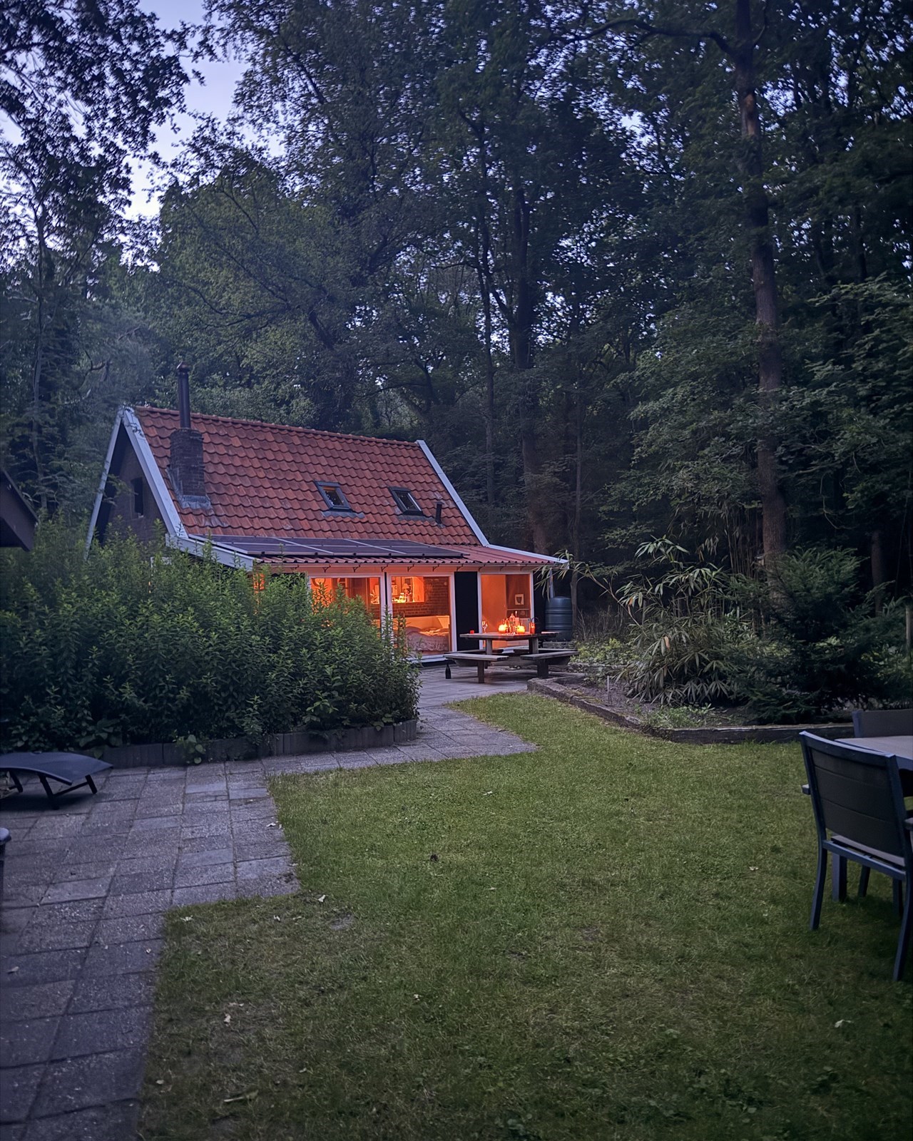 Boshuisje met hottub op een unieke plek midden in het bos