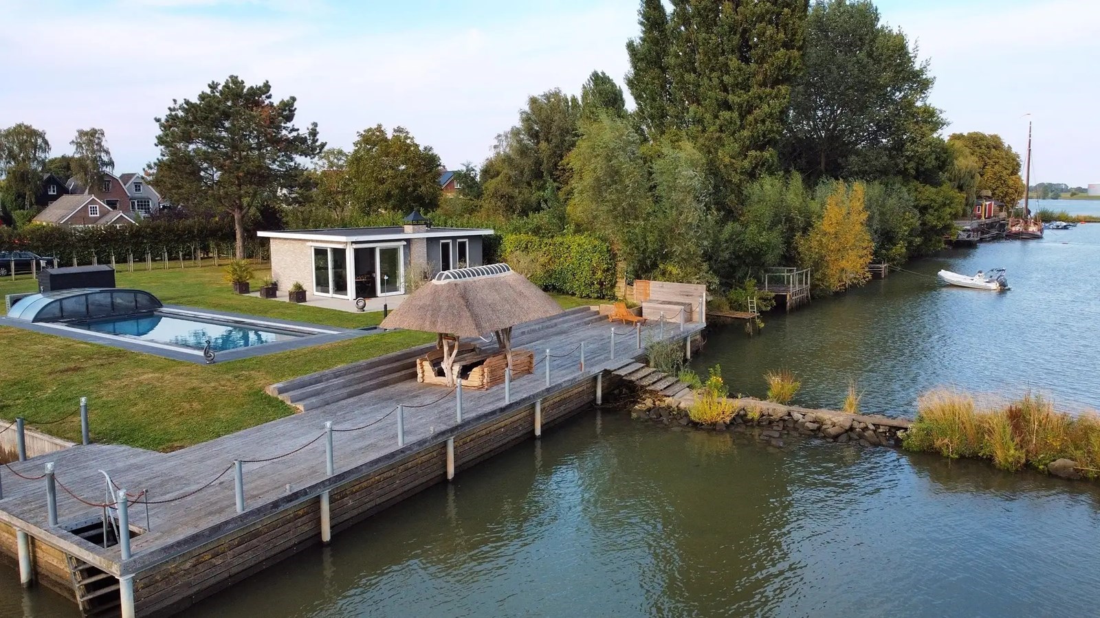 Uniek vakantiehuis aan de rivier de Lek