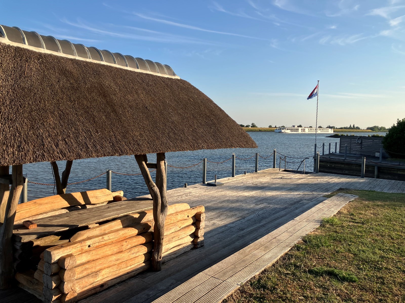 Uniek vakantiehuis aan de rivier de Lek