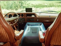 Vintage USA-camper met buitenbad en vuurplaats Vintage USA-camper met buitenbad en vuurplaats