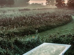 Vintage USA-camper met buitenbad en vuurplaats Vintage USA-camper met buitenbad en vuurplaats