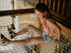 Klimmen en klauteren in deze kindvriendelijke en hondvriendelijke glampingtent Klimmen en klauteren in deze kindvriendelijke en hondvriendelijke glampingtent