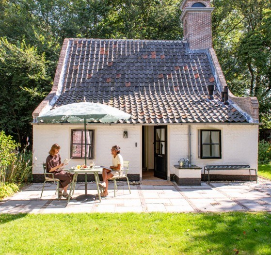 Romantisch overnachten in een kleine Kapel uit 1770 in een prachtig parkbos