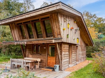 Unieke en robuuste Natuurlodge voor 8 personen Unieke en robuuste Natuurlodge voor 8 personen