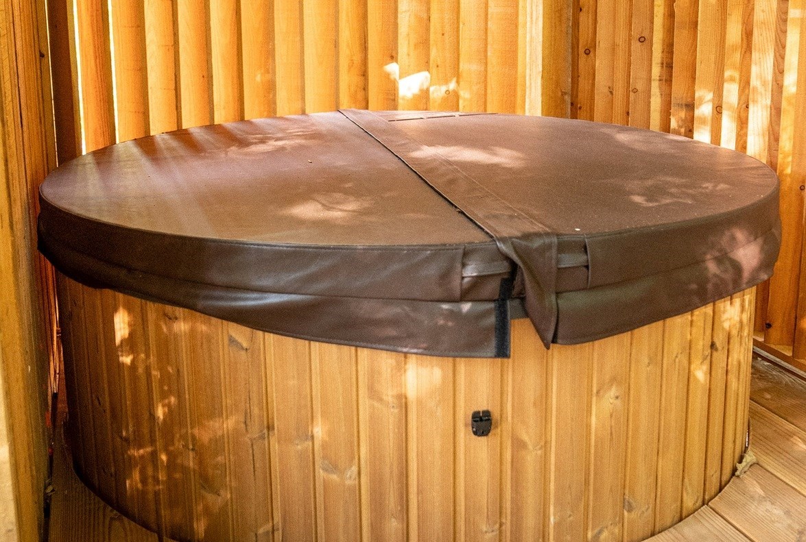 Unieke Boomhut met Scandinavisch bad en een sauna