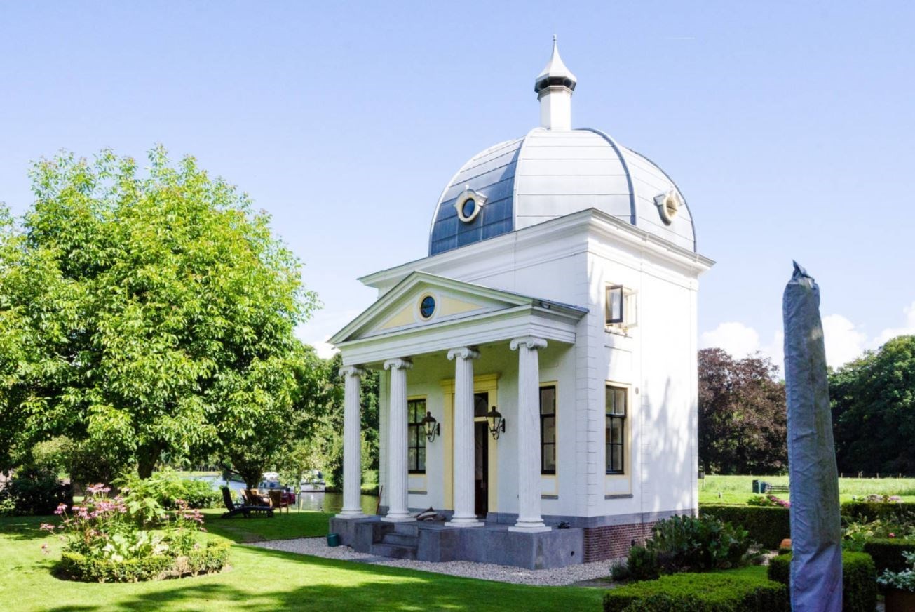 Overnachten in een historisch Theehuis, direct aan de Utrechtse Vecht