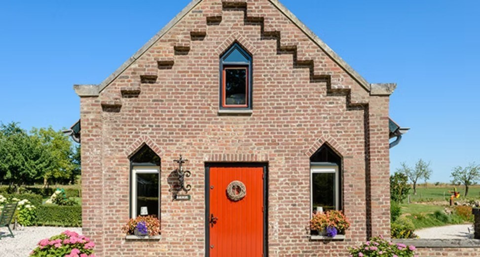 Bakhuisje op een monumentale Limburgse hoeve