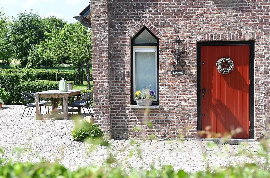 Bakhuisje op een monumentale Limburgse hoeve