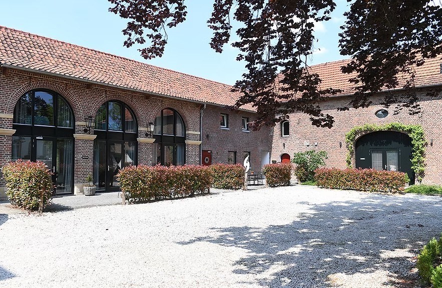 Voormalige schuur op een monumentale Limburgse hoeve