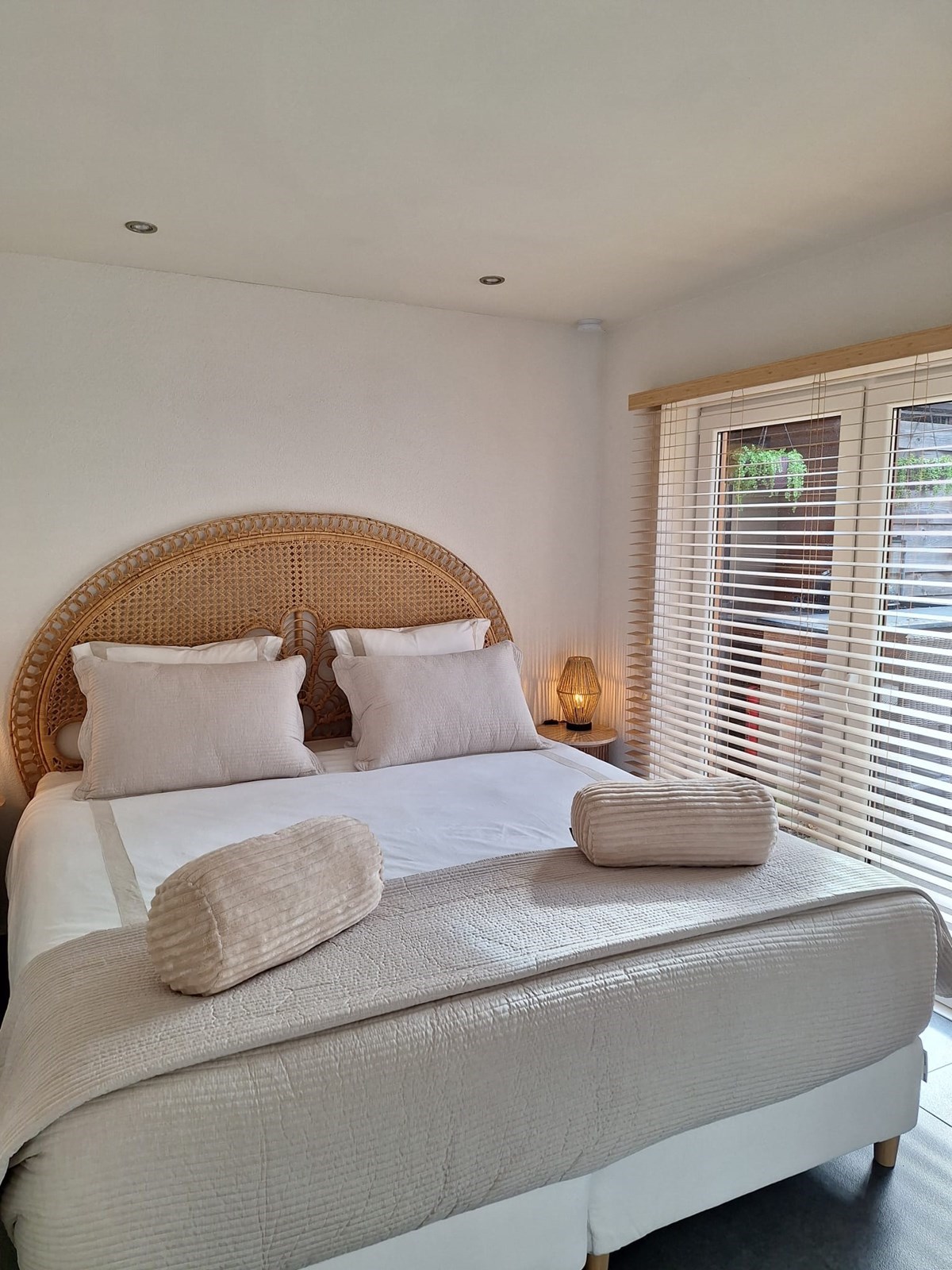 Romantische wellness studio met privé jacuzzi en sauna