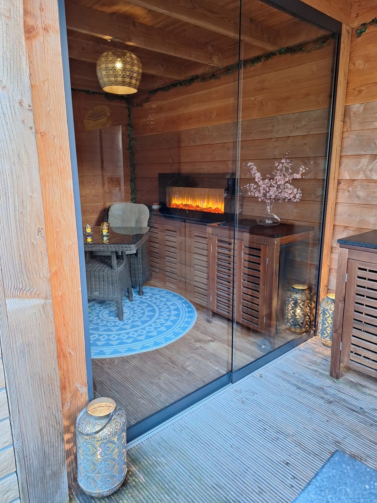 Romantische wellness studio met privé jacuzzi en sauna