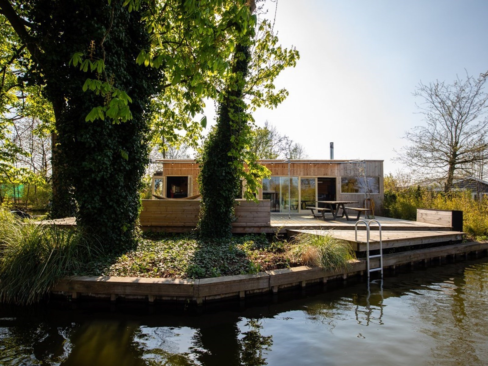 Eiland cabin. Rust en natuur op een kwartier van centrum Rotterdam