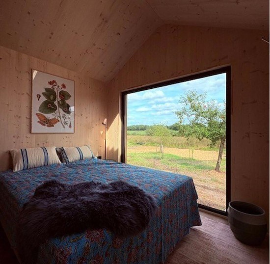 Bijzonder natuurhuisje met wellnessplein in een boomgaard en direct grenzend aan een natuurgebied