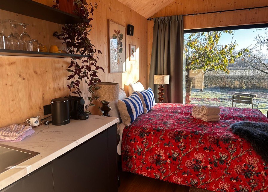 Groepsaccommodatie in 4 natuurhuisjes in de boomgaard