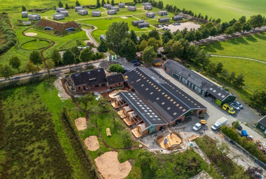 Groepsaccommodatie in 4 natuurhuisjes in de boomgaard