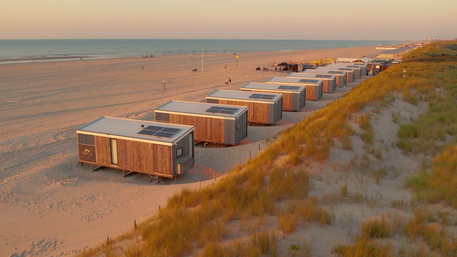 Slaap op het strand in een strandhuisje