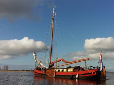 Historische tjalk op het Slotermeer Historische tjalk op het Slotermeer
