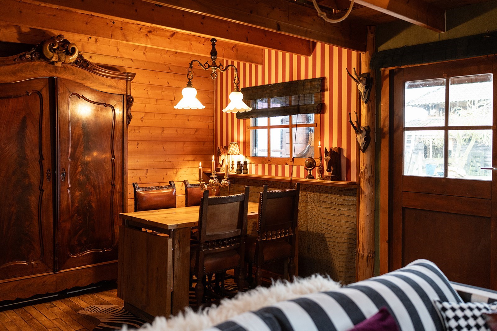 Overnachten tussen de bijzondere snuisterijen in het rariteitenkabinet van Vrouwtje Poppy