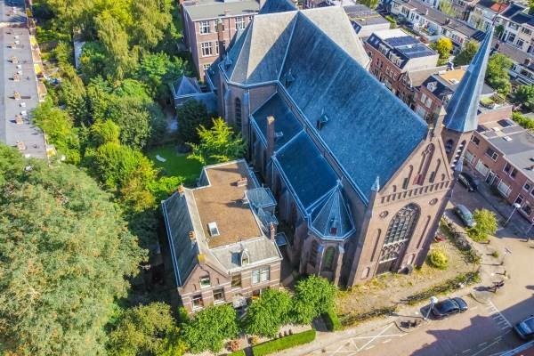 Uniek appartement in een Pastorie uit 1906 op loopafstand van het centrum van Utrecht
