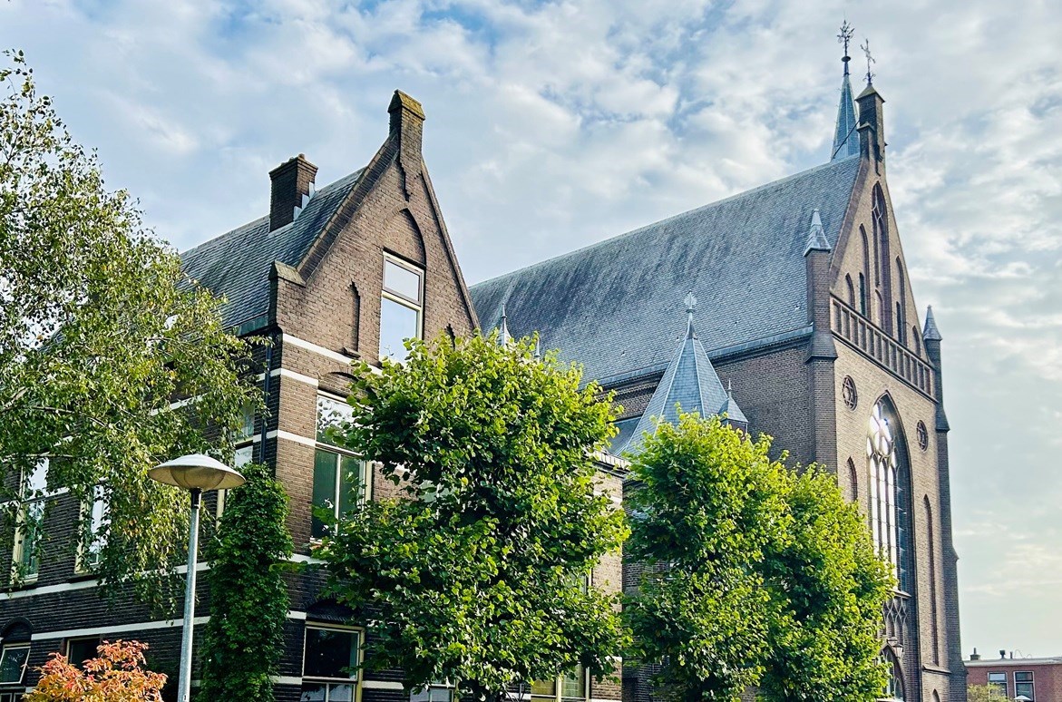 Uniek appartement in een Pastorie uit 1906 op loopafstand van het centrum van Utrecht