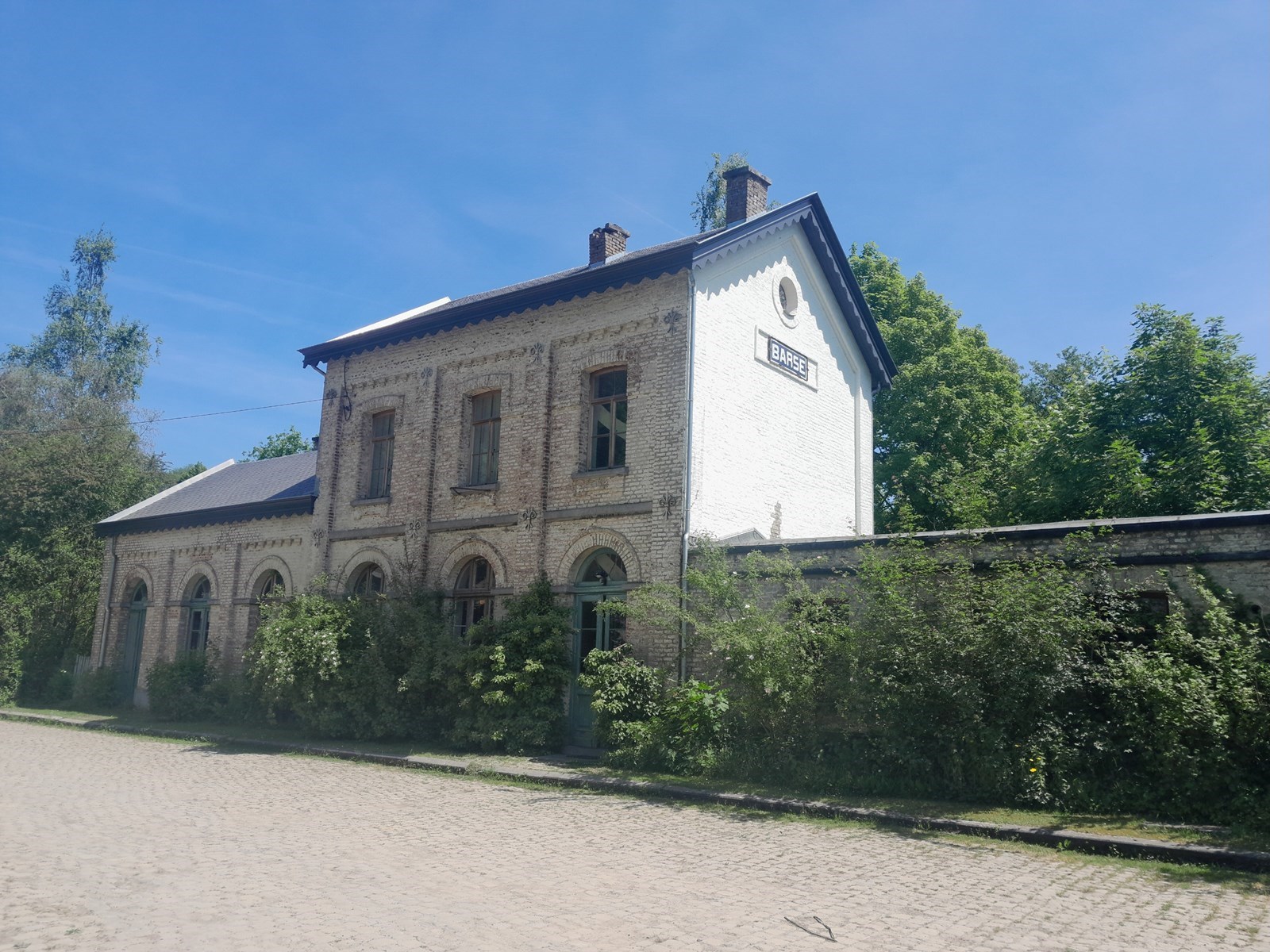 Authentiek gerenoveerd stationnetje