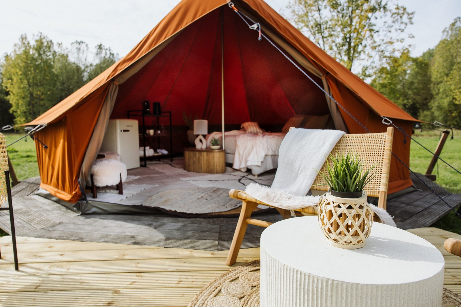 Luxueuze glampingtent op een prachtig wijndomein