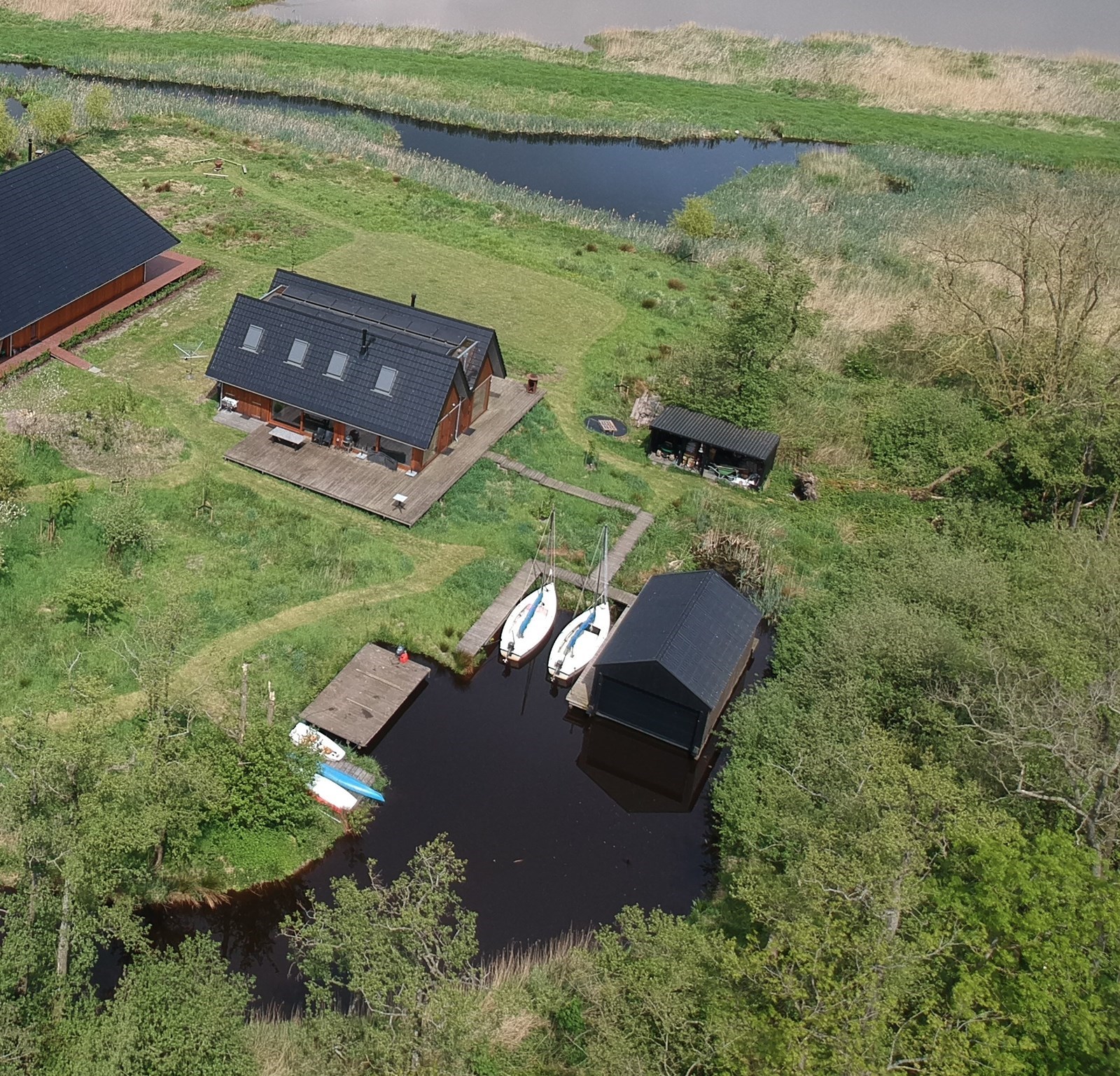 Unieke vakantiewoning op een eiland midden Nationaal Park Âlde Feanen, inclusief een elektrische boot