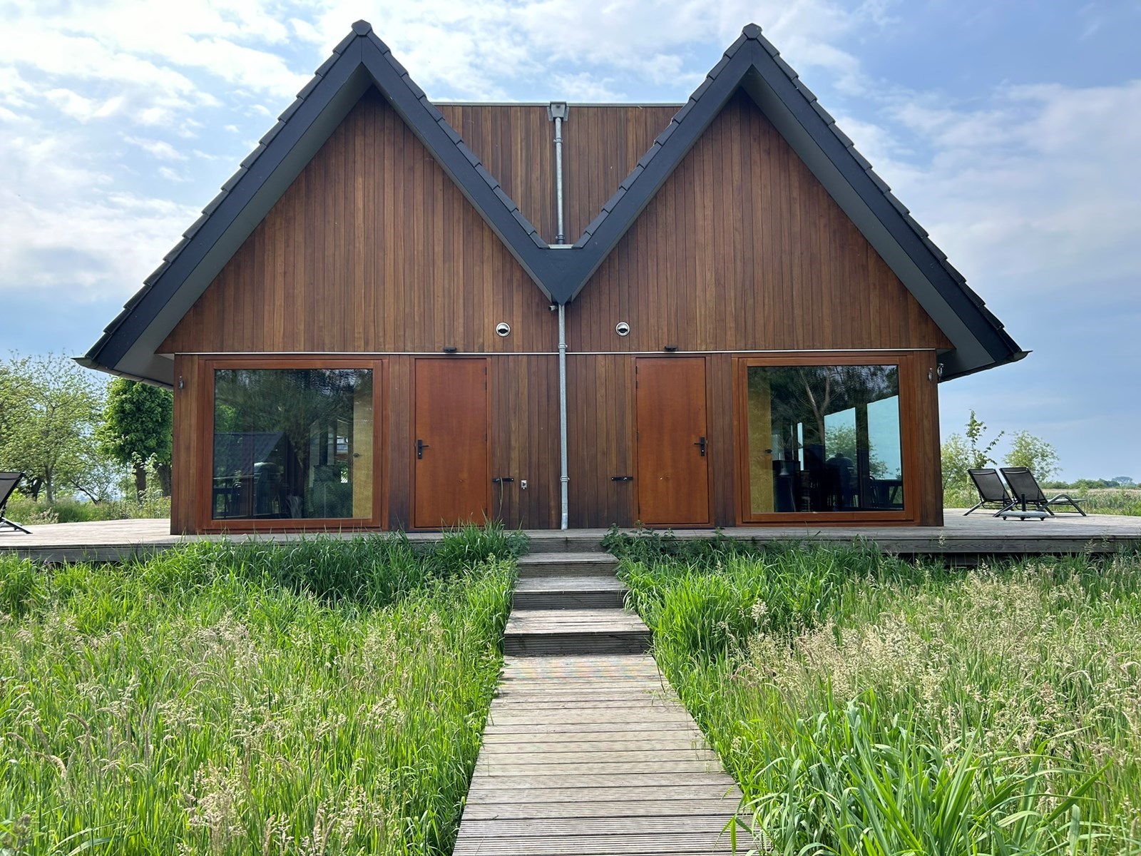 Unieke groepsaccommodatie op een eiland inclusief 2 elektrische bootjes