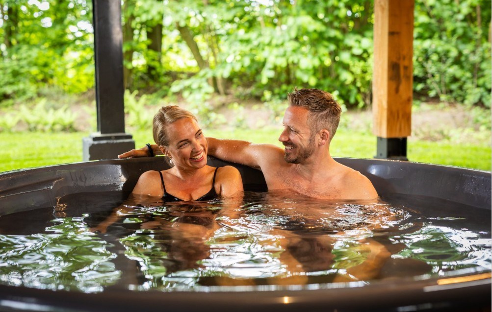 Unieke natuurvila op palen met een privé hottub