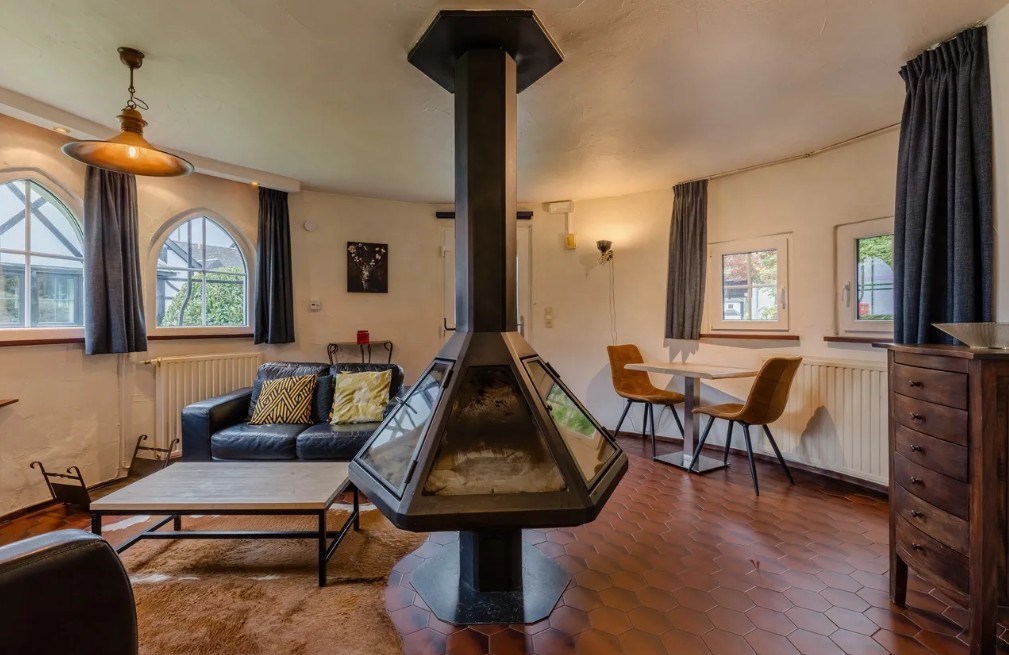 Unieke Torenwoning op de top van de berg