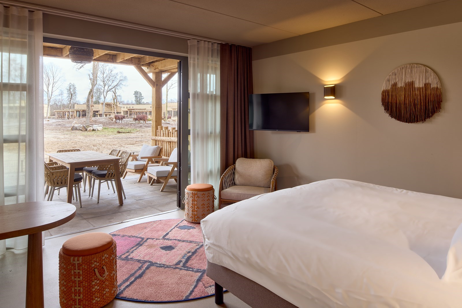 Wakker worden tussen de wilde dieren in het Safari Hotel Beekse Bergen