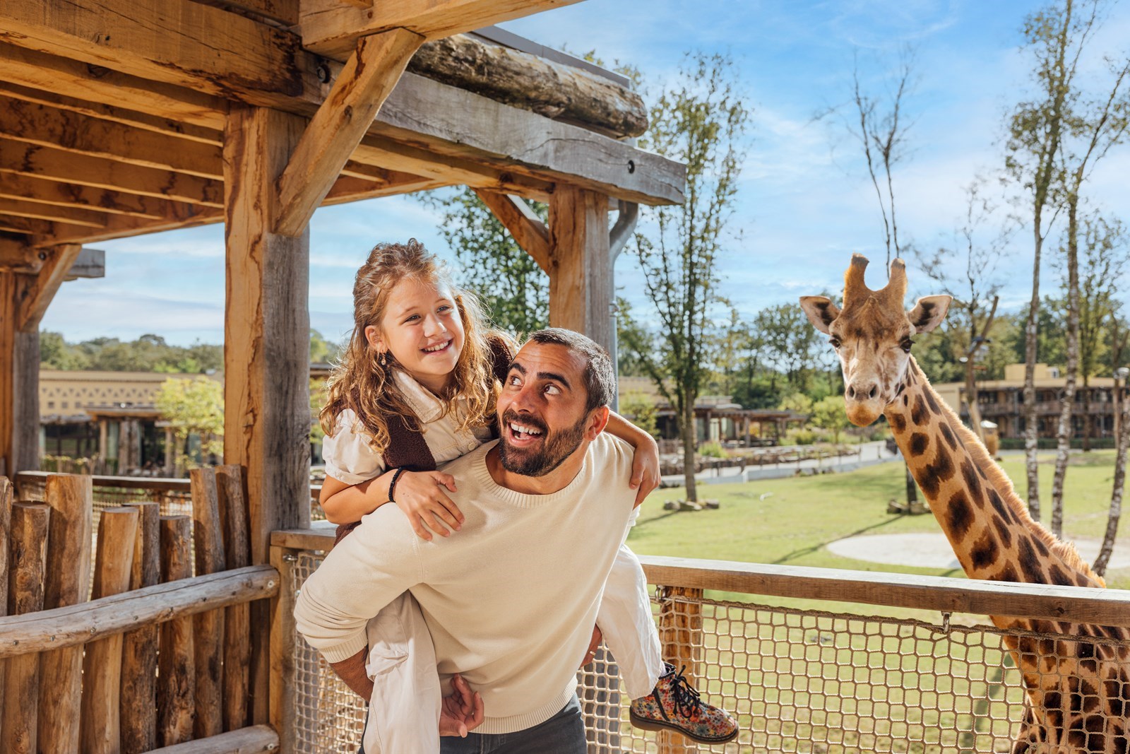 Wakker worden tussen de wilde dieren in het Safari Hotel Beekse Bergen