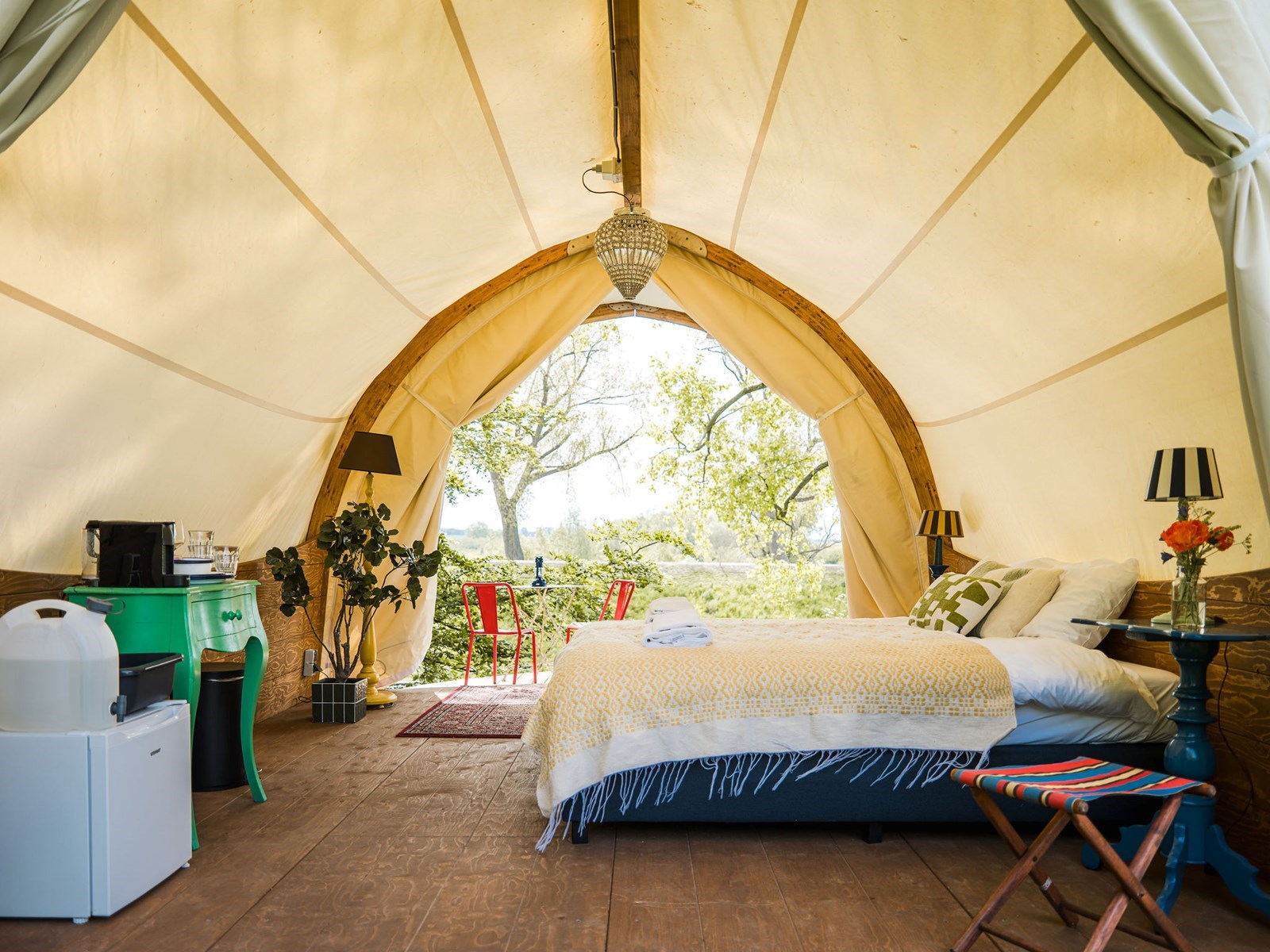 Unieke glampingtent op een forteiland