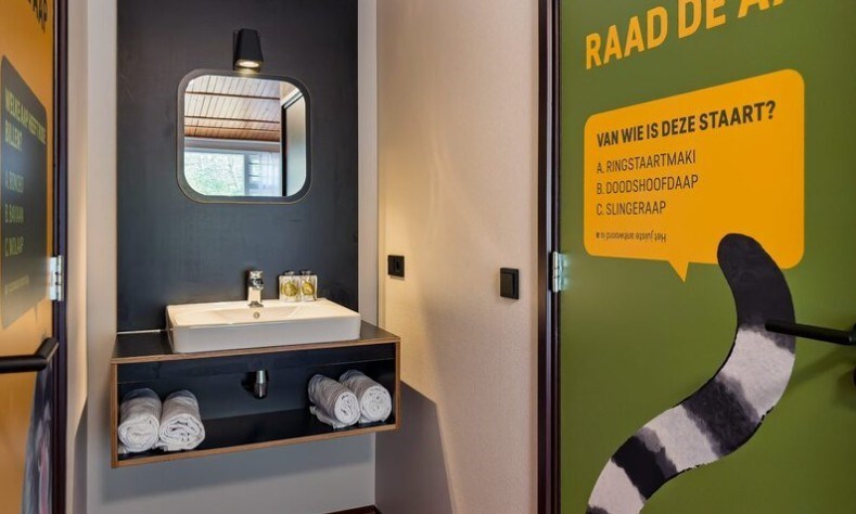 Aapjes kijken in deze bijzondere Apenheul familiekamer