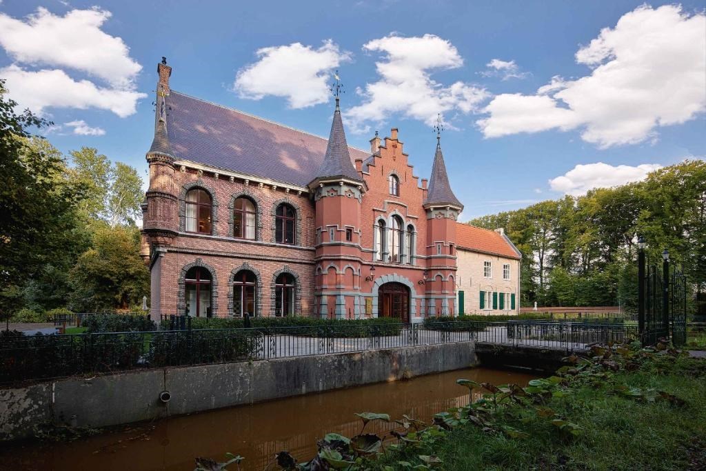 Vorstelijk overnachten in Kasteel Steenenburg